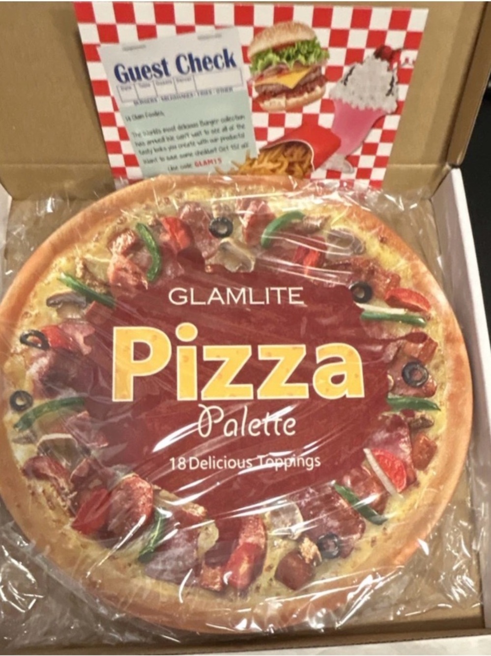 GLAMLITE Pizza Palette Eyeshadow – Red & Green Shades